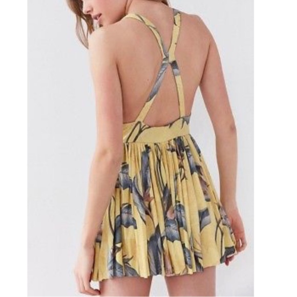 Urban outfitters romper - Picture 3 of 3